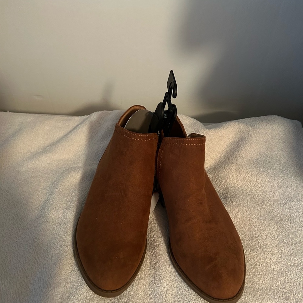 Time and Tru Women's Brown Ankle Booties